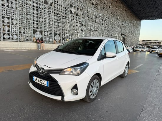Alquila un 2015 Toyota Yaris en Tirana