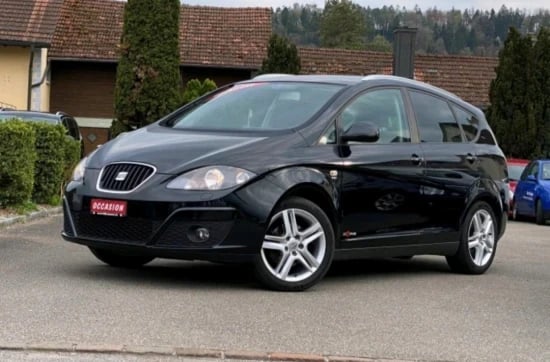 Alquila un 2013 Seat Altea en Tirana