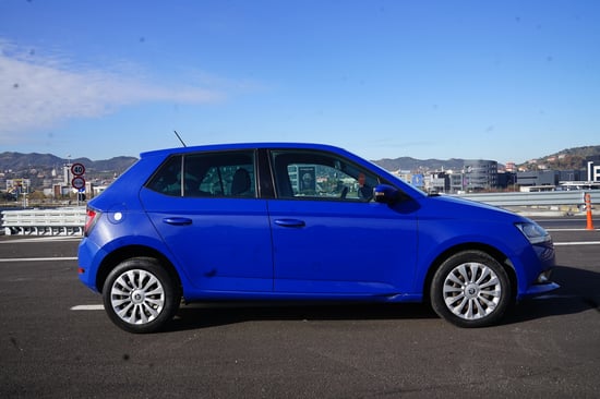 Merrni me qira një Skoda Fabia të vitit 2019 në Tirana