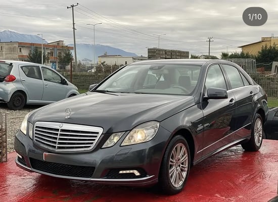 Wynajmij Mercedes-Benz E 250 z 2009 roku w Tirana