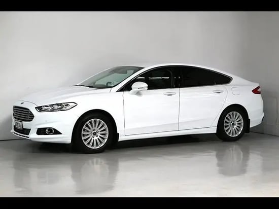 Wynajmij Ford Mondeo z 2016 roku w Tirana