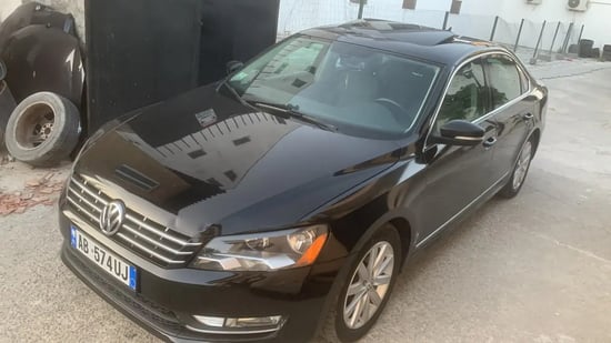Alquila un 2014 Volkswagen Passat en Tirana