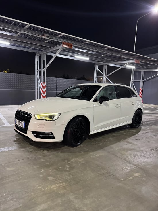 Wynajmij Audi A3 z 2015 roku w Tirana