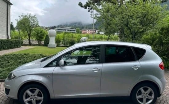 Wynajmij Seat Altea z 2014 roku w Tirana