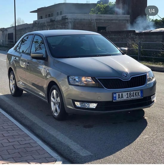 Wynajmij Skoda Rapid z 2014 roku w Tirana