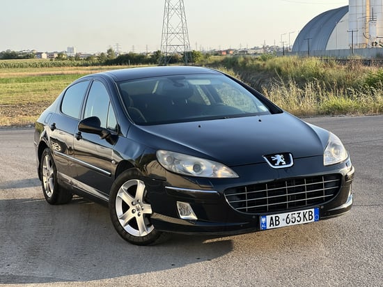Noleggia una Peugeot 407 dell'anno 2010 a Durrës