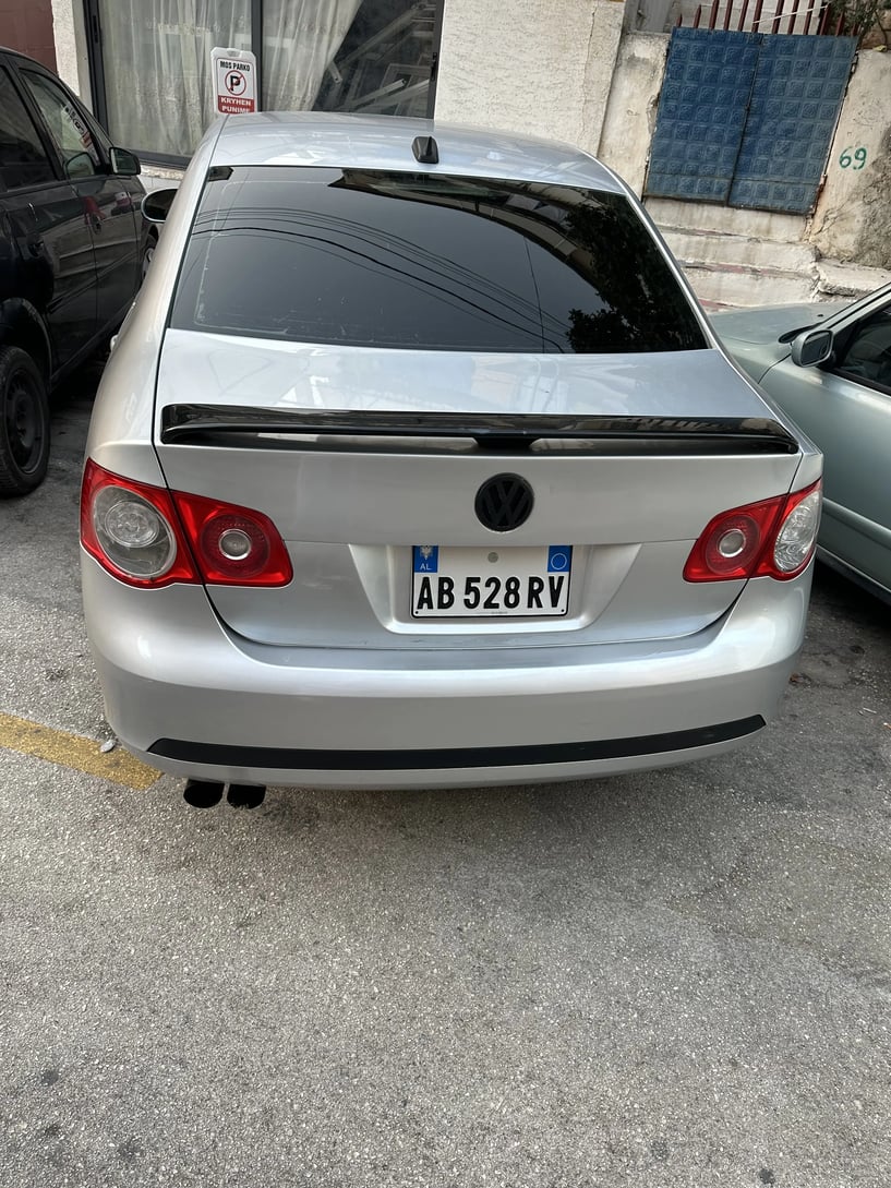 Rent a car in Sarandë