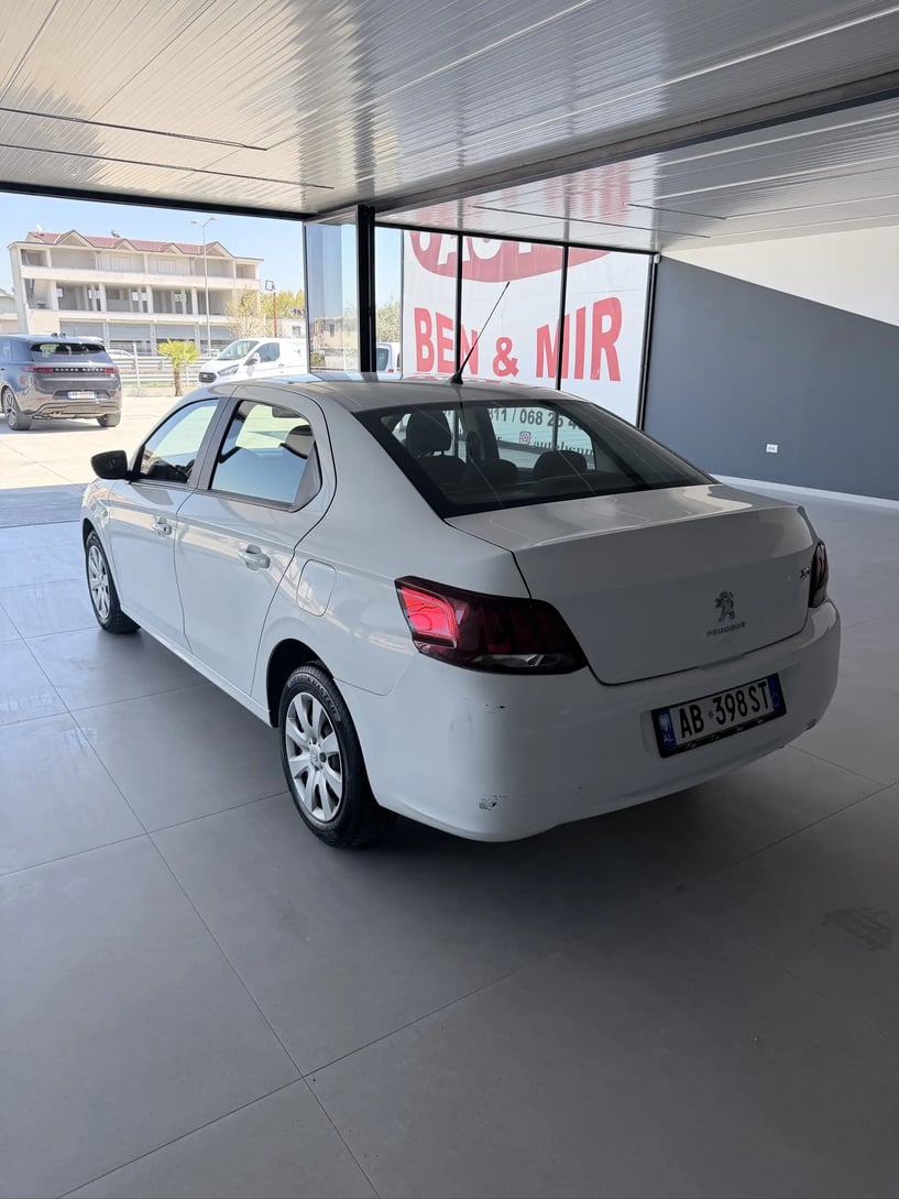 Rent a car in Tirana