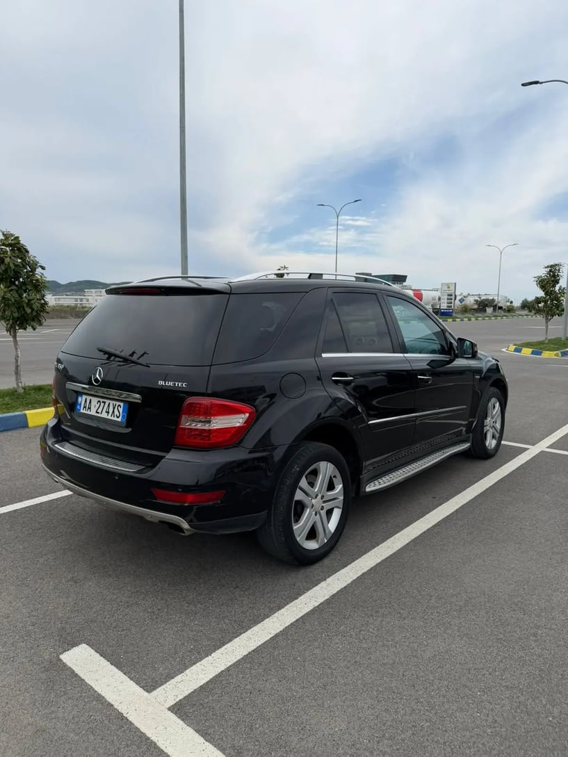 Noleggia un'auto a Durrës
