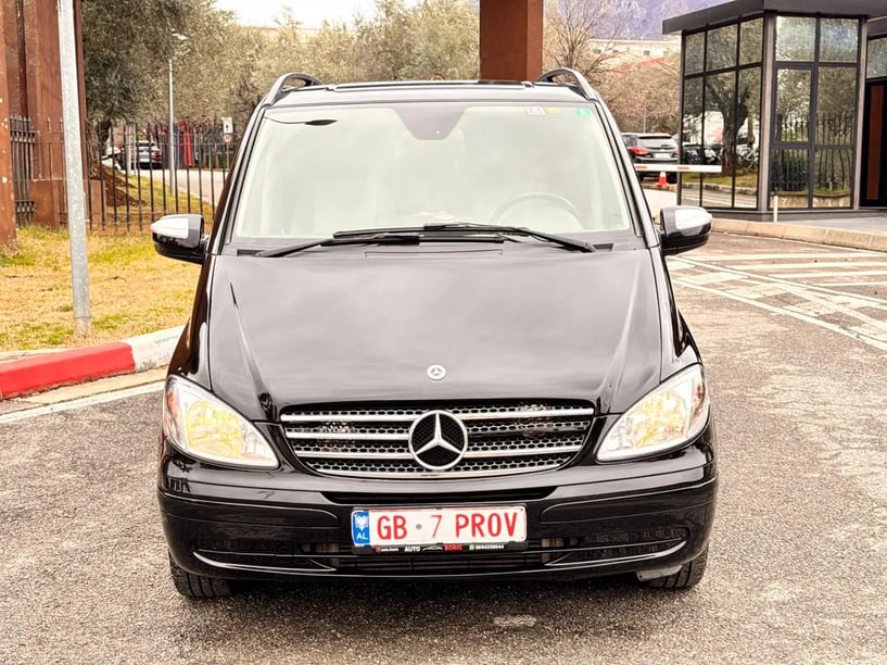Merrni me qira një makinë në Tirana