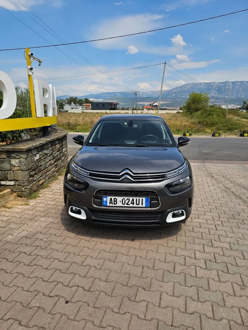 Rent a car in Tirana