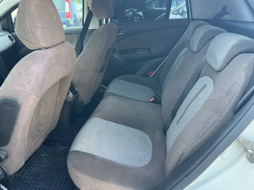Alquila un coche en Durrës