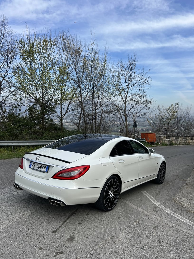 Louer une voiture à Tirana