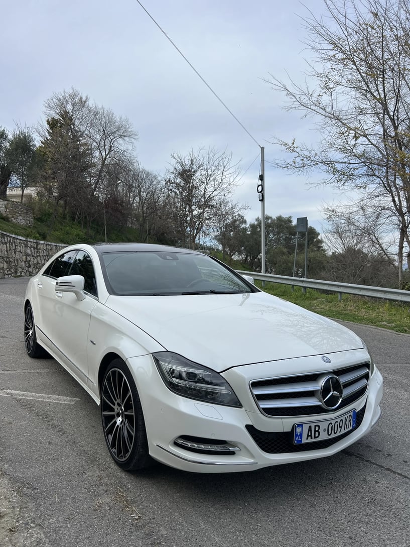 Louer une voiture à Tirana