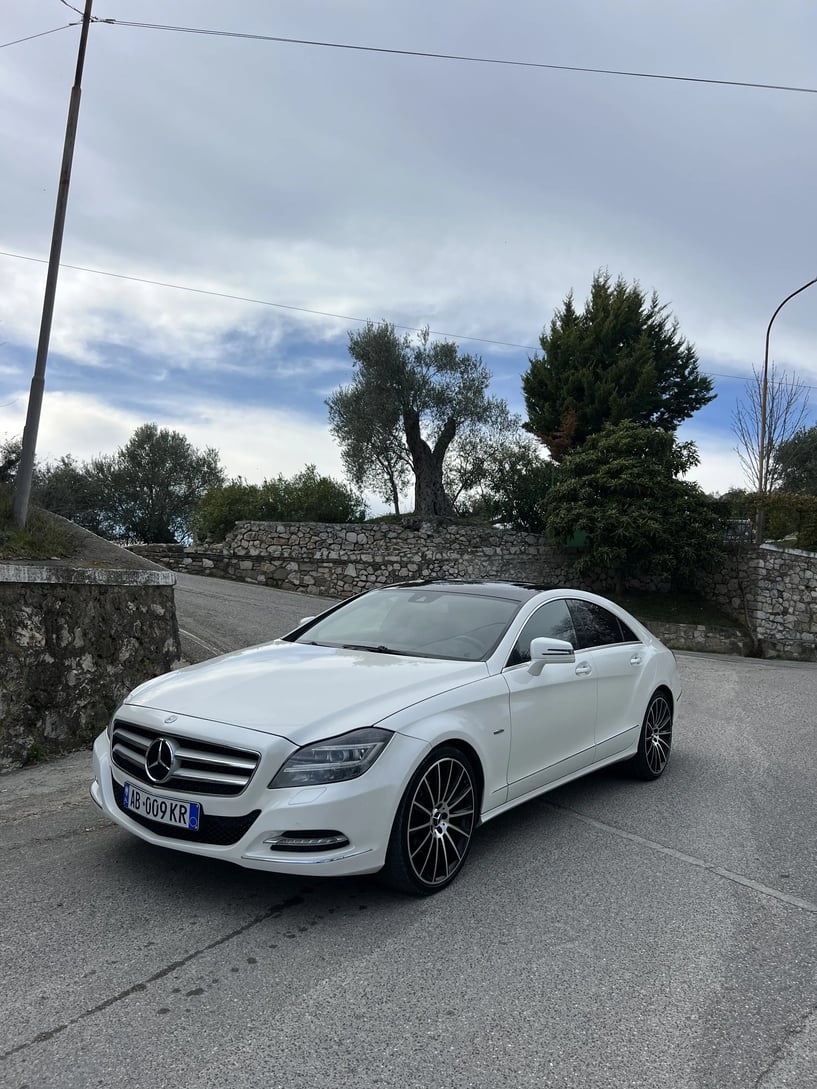 Louer une voiture à Tirana