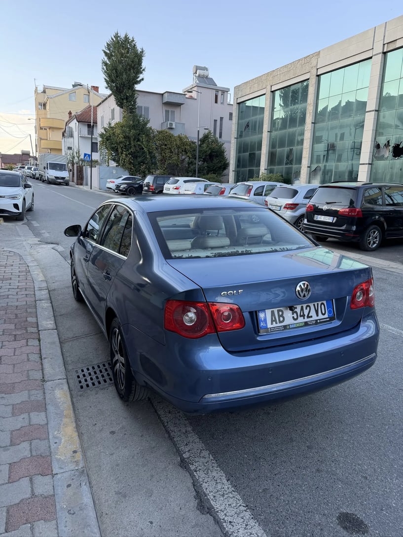 Wynajmij samochód w Tirana
