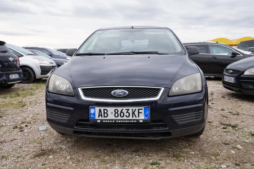 Alquila un coche en Tirana