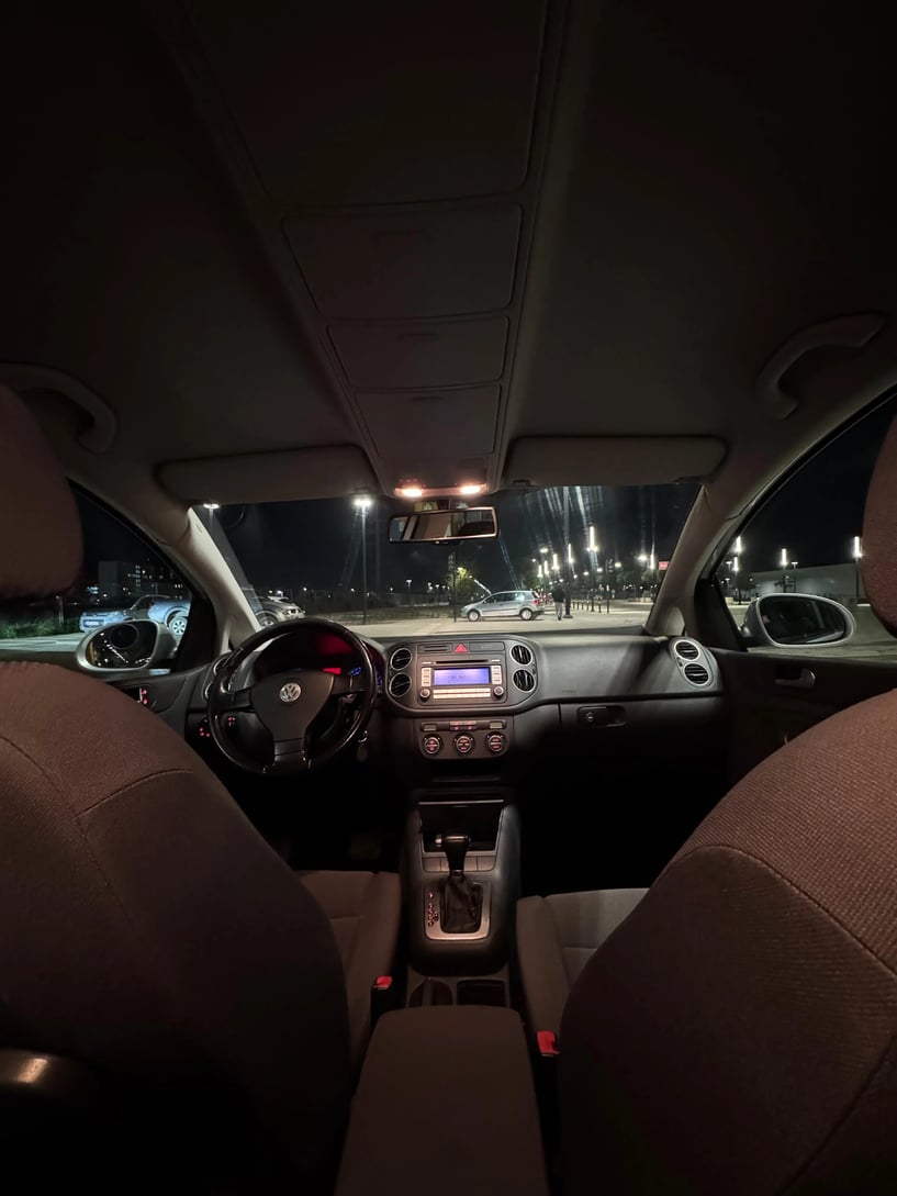 Noleggia un'auto a Tirana