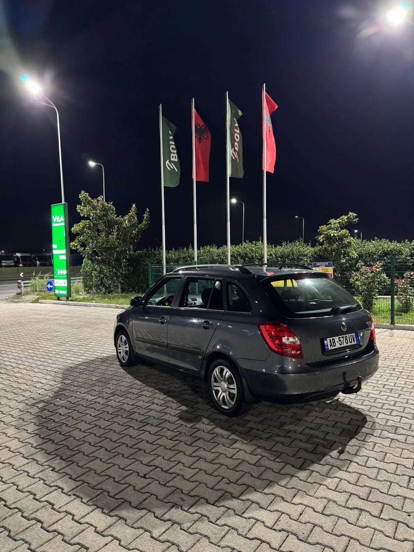 Louer une voiture à Tirana