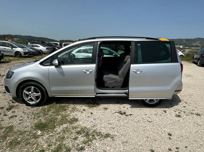 Louer une voiture à Tirana