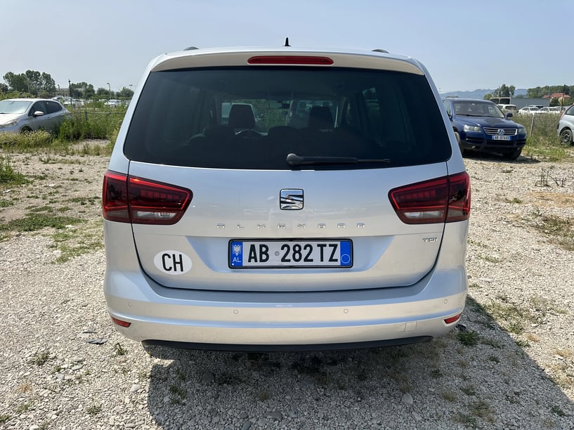 Louer une voiture à Tirana