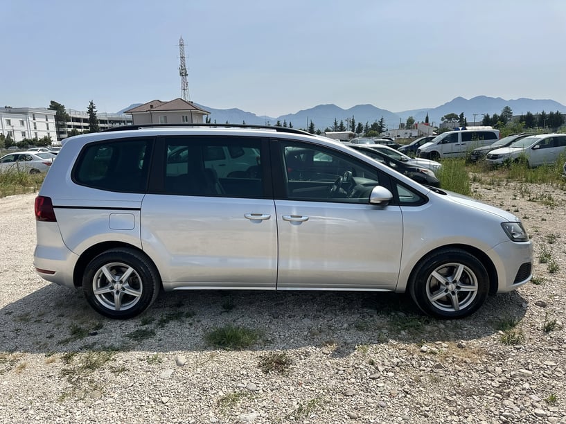 Louer une voiture à Tirana