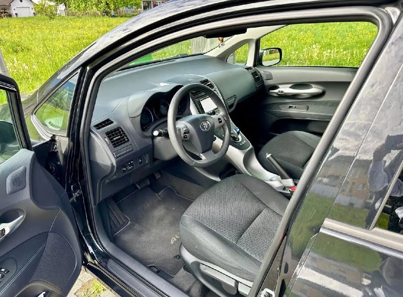 Noleggia un'auto a Tirana