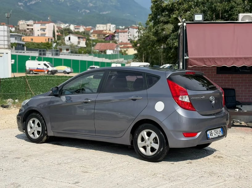 Wynajmij samochód w Tirana