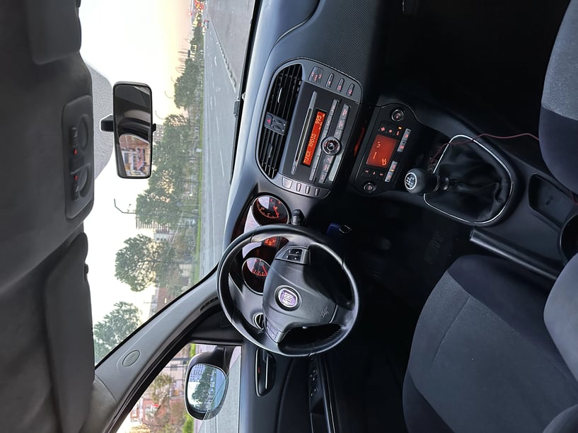 Alquila un coche en Tirana