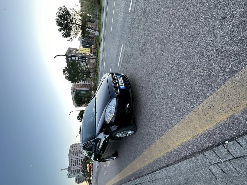 Alquila un coche en Tirana