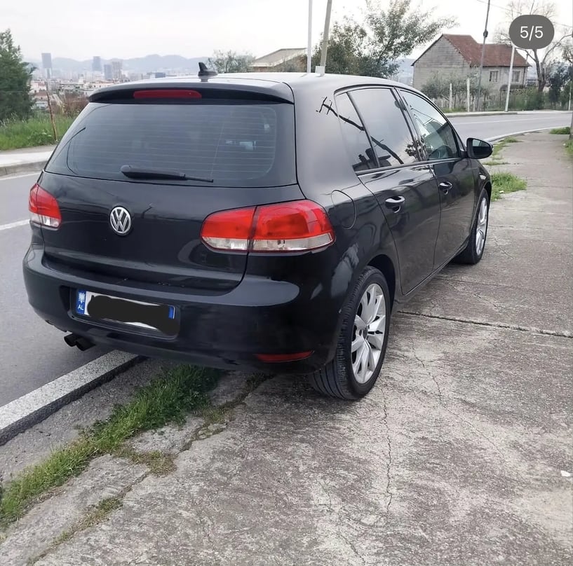 Rent a car in Tirana