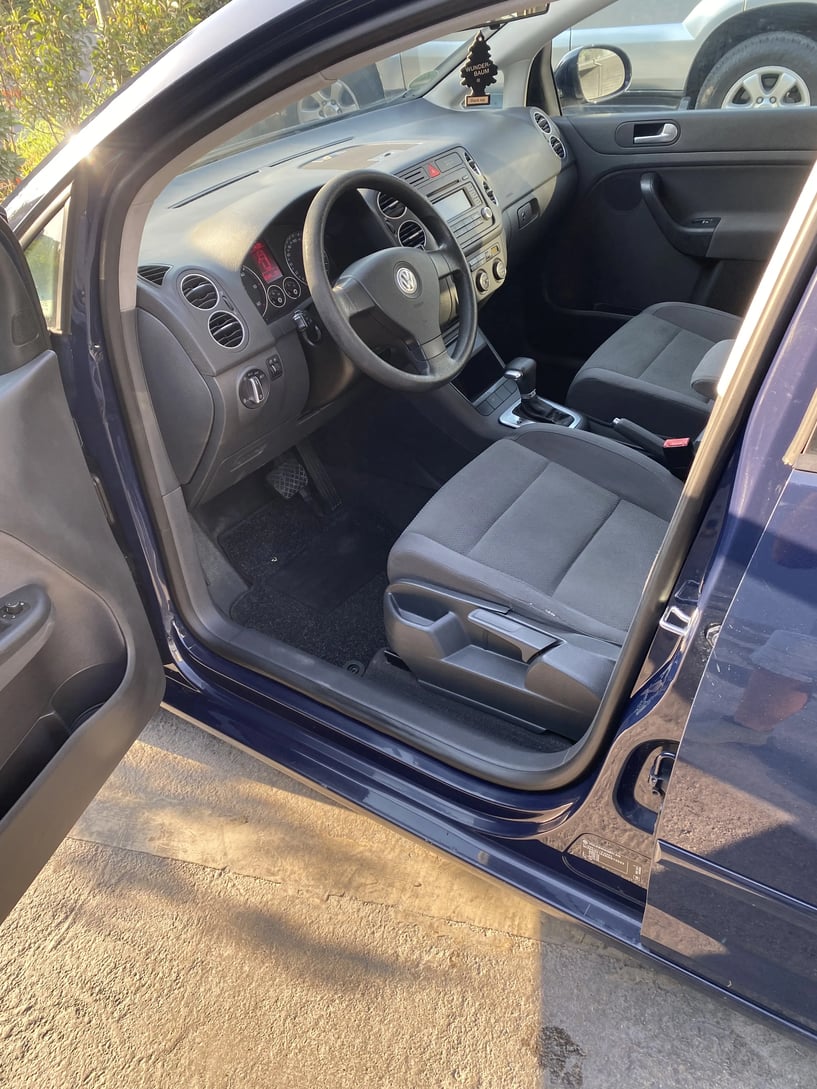 Noleggia un'auto a Tirana