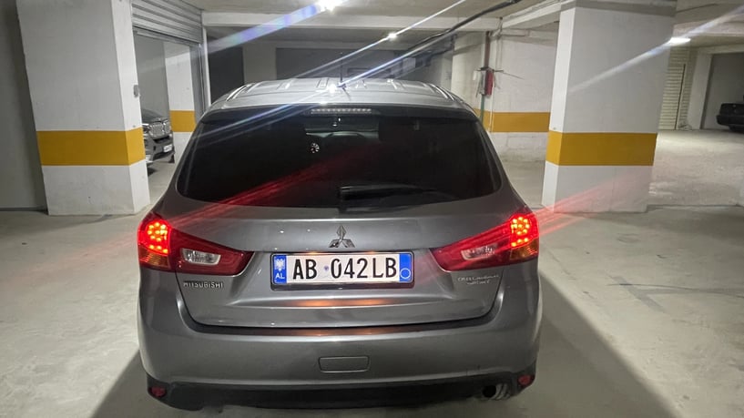 Alquila un coche en Tirana
