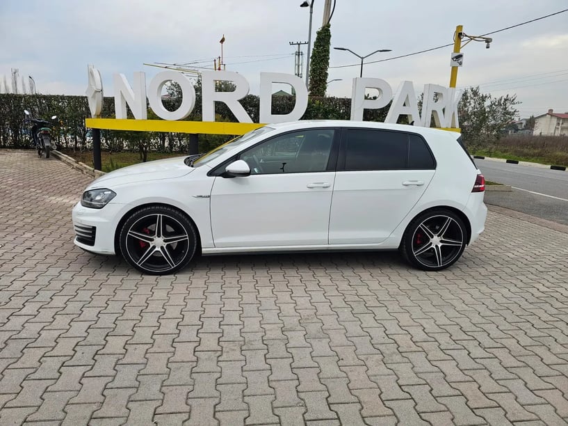 Rent a car in Tirana