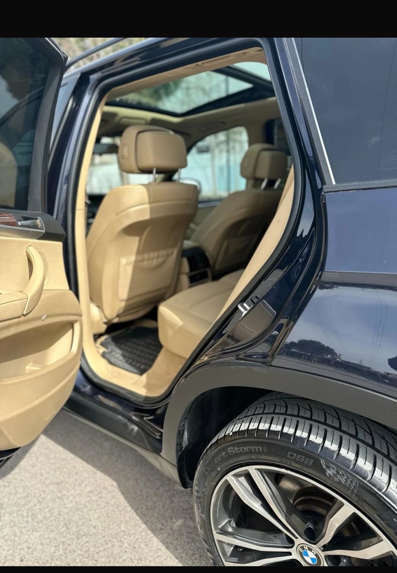 Noleggia un'auto a Tirana