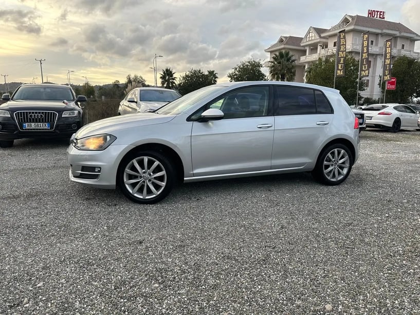 Rent a car in Tirana