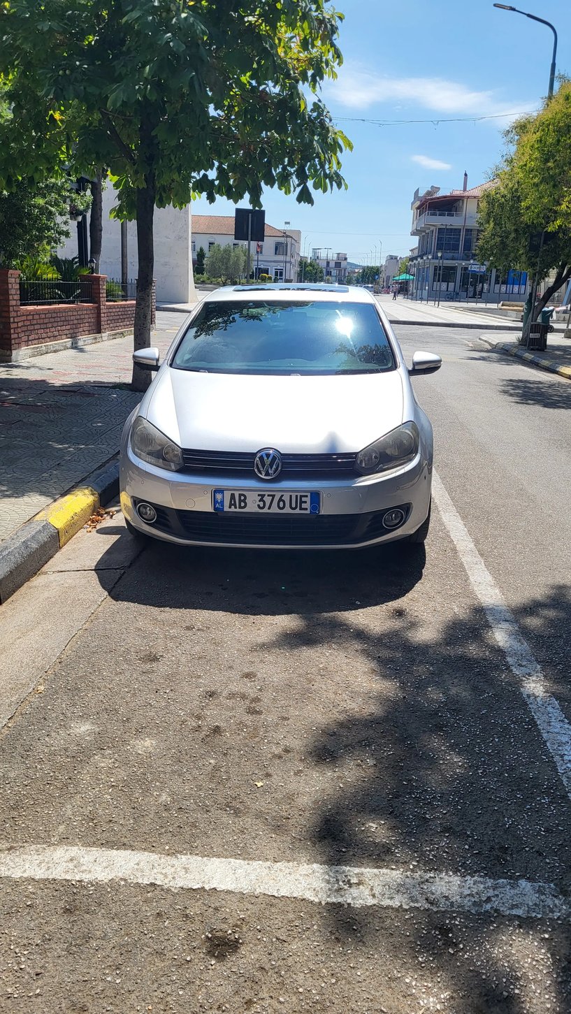 Alquila un coche en Tirana