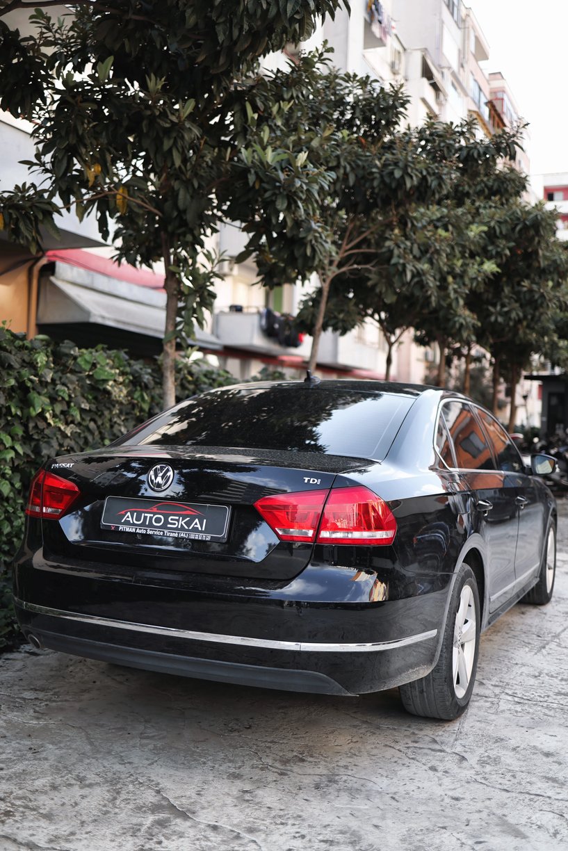 Alquila un coche en Tirana