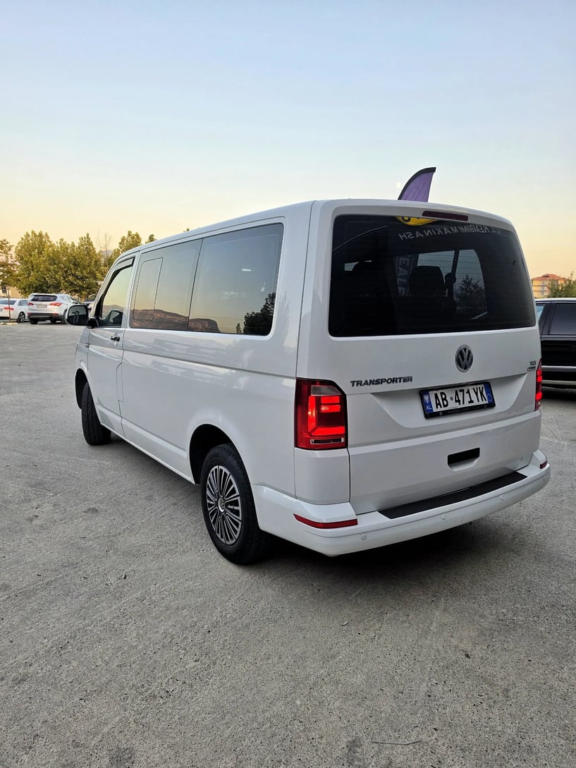 Noleggia un'auto a Durrës
