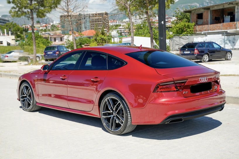 Alquila un coche en Tirana