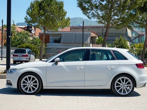 Rent a car in Tirana