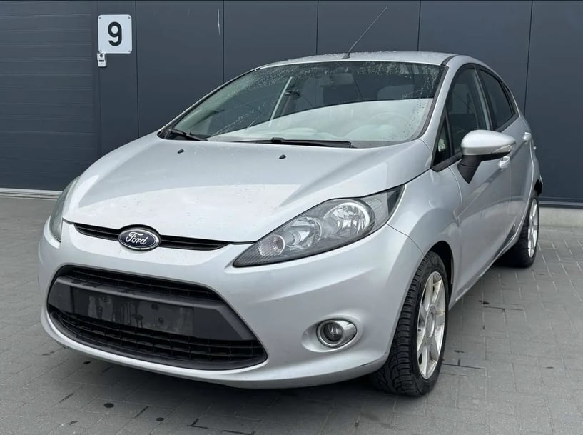 Noleggia un'auto a Tirana