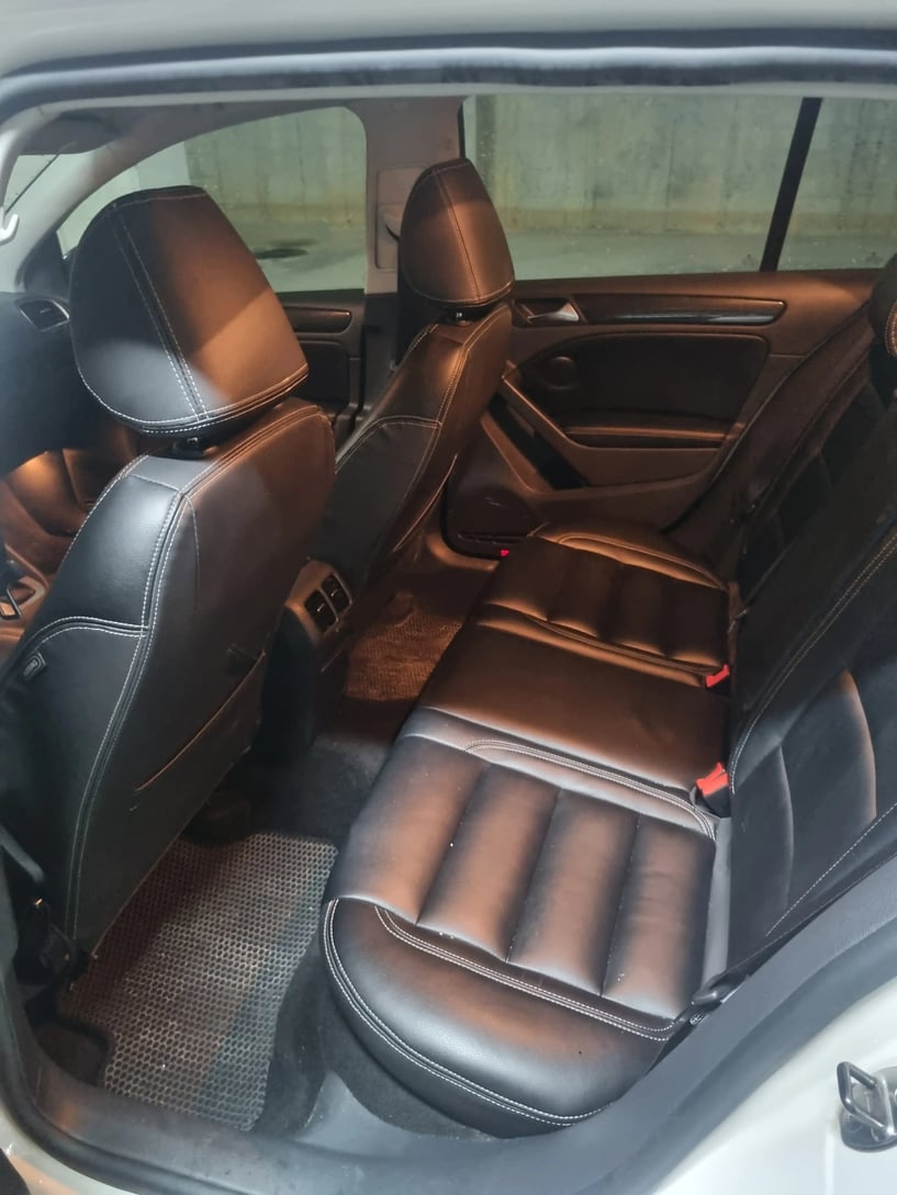 Noleggia un'auto a Tirana