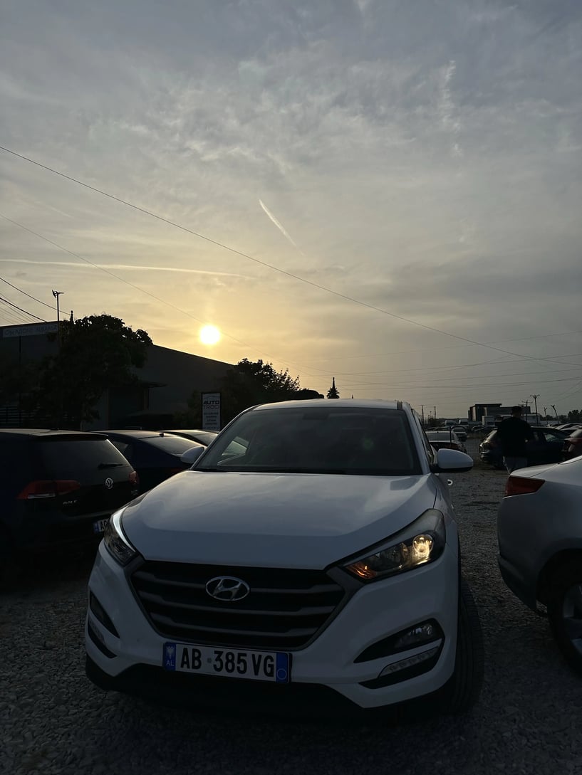 Wynajmij samochód w Tirana