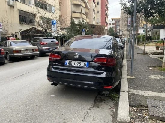 Louer une voiture à Tirana