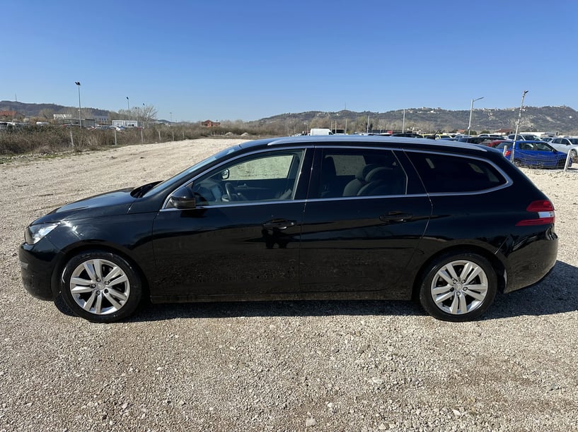 Louer une voiture à Tirana