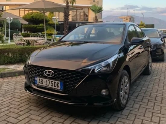 Noleggia un'auto a Tirana