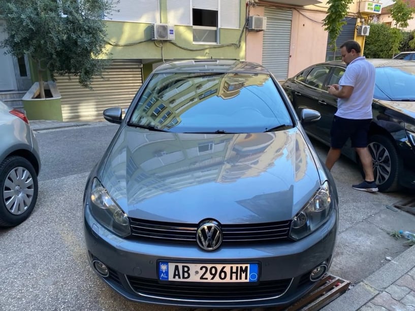 Alquila un coche en Tirana