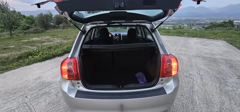 Alquila un coche en Tirana