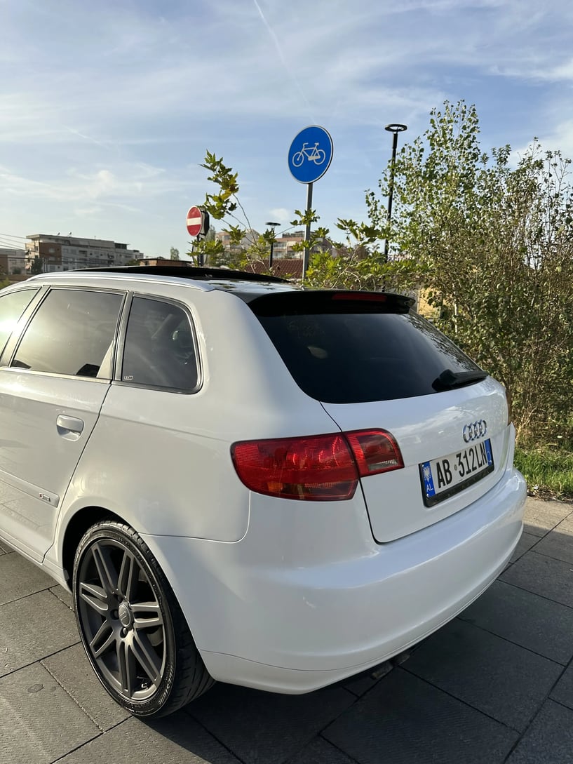 Louer une voiture à Tirana